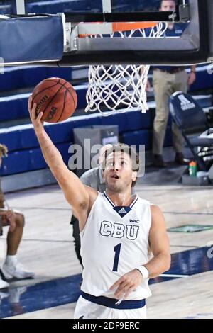 Riverside, California, Stati Uniti. 2 dicembre 2020. La guardia della California Baptist University Mark Carbone (1) fa un layup durante il gioco. La CBU Lancers ha ospitato i se Louisiana Lions al CBU Event Center di Riverside. Credit: Ardie Crenshaw/ZUMA Wire/Alamy Live News Foto Stock