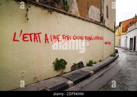 Street Graffiti per celebrare la Festa del lavoro, durante il confinamento per contrastare la progressione del coronavirus / Covid-19, a Marsiglia, Francia, il 1 ° maggio 2020. Foto di Julien Poupart/ABACAPRESS.COM Foto Stock