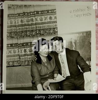 Foto storica: Coppia, amici 1960 a Biessenhofen, Baviera. Riproduzione a Marktoberdorf, Germania, 26 ottobre 2020. © Peter Schatz / Alamy foto d'archivio Foto Stock