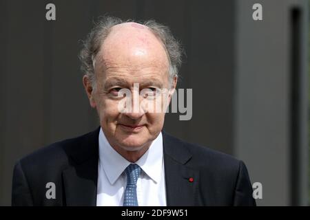 Yves de Gaulle, nipote di Charles de Gaulle durante la cerimonia del 75° anniversario della vittoria della seconda guerra mondiale in Europa, a Parigi, in Francia, l'8 maggio 2020, il 53° giorno di una stretta chiusura del paese, volta a frenare la diffusione della COVID-19. Foto di Stephane Lemouton/Pool/ABACAPRESS.COM Foto Stock