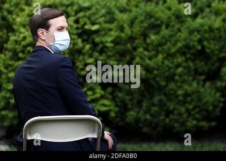 Il consigliere della Casa Bianca Jared Kushner ascolta il discorso del presidente Donald Trump sul coronavirus durante un briefing stampa nel Rose Garden della Casa Bianca il 11 maggio 2020 a Washington, DC.Photo by Oliver Contreras/Pool/ABACAPRESS.COM Foto Stock