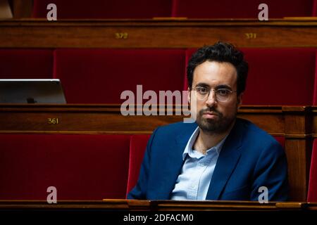 Il deputato francese del LREM Mounir Mahjoubi durante il dibattito al Palais Bourbon, sede dell'Assemblea nazionale francese, in vista del voto sull'app StopCovid, il 27 maggio 2020 a Parigi, la Francia facilita le misure di blocco adottate per frenare la diffusione della pandemia del COVID-19, causata dal novo coronavirus. Foto di Raphael Lafargue/ABACAPRESS.COM Foto Stock