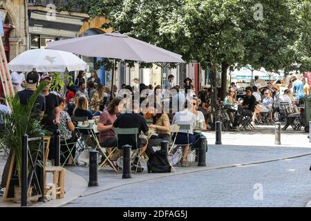 Dopo la chiusura dei ristoranti e bar durante il periodo di confino legato alla covid-19, il nuovo coronavirus. I bar e i ristoranti sono stati autorizzati a riaprire martedì 2 giugno 2020. A Bordeaux, Francia. Foto di Thibaud Moritz/ABACAPRESS.COM Foto Stock