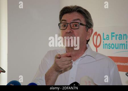 Membro del Parlamento e leader del partito francese di sinistra la France Insouise (LFI) Jean-Luc Mélenchon annuncia il suo sostegno a Michele Rubirola per il secondo turno delle elezioni comunali a Marsiglia, durante una conferenza stampa a Marsiglia, in Francia, il 06 giugno 2020. Foto di Denis Thaust/Avenir Pictures/ABACAPRESS.COM Foto Stock