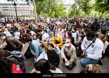 Tributo a George Floyd organizzato dall'associazione SOS racisme, Place de la Republique il 09 giugno 2020 a Parigi, Francia. Foto di Nasser Berzane/ABACAPRESS.COM Foto Stock