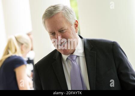 Mark Meadows, Assistente del Presidente e Capo dello staff arriva al Rose Garden prima che il Presidente degli Stati Uniti Donald J. Trump firma un Ordine esecutivo sulla sicurezza delle comunità presso la Casa Bianca di Washington, DC, USA martedì 16 giugno 2020. Foto di Stefani Reynolds/CNP/ABACAPRESS.COM Foto Stock