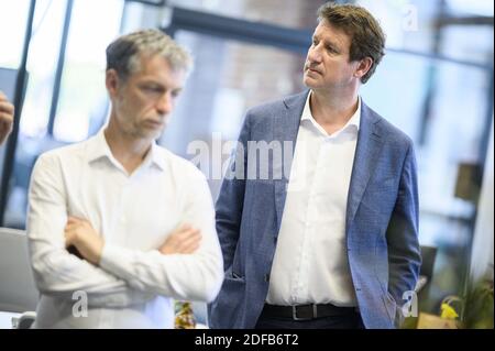 Yannick Jadot en visite à Lille pour soutenir le candidat écologique Stephane Baly, le 23 juin 2020. Foto di Eliot Blondt/ABACAPRESS.COM Foto Stock