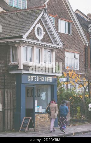 Estate Office Coffee il 13 novembre 2020 a Londra nel Regno Unito. Foto di Sam Mellish Foto Stock