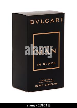 BUCAREST, ROMANIA - 25 NOVEMBRE 2016. Bulgari uomo in nero, eau de parfum, scatola nera, isolato su bianco Foto Stock