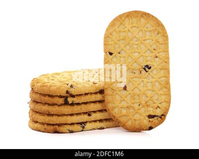 Biscotti o biscotti con frutta secca isolati su bianco Foto Stock