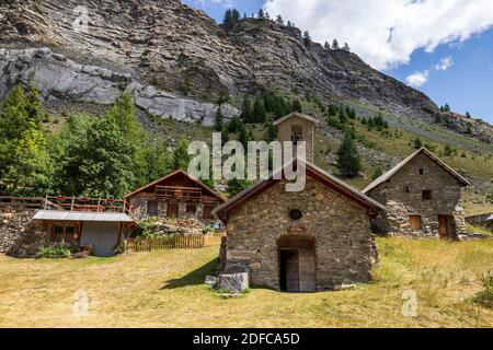 Francia, Hautes-Alpes, Parco nazionale Ecrins, Pelvoux, GR 54 sentiero escursionistico, valle Chambran, chalet Chambran, cappella Saint-Jean Foto Stock