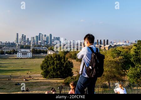 Una vista dall'alto di Greenwich Park e Canary Wharf, Londra, Regno Unito Foto Stock