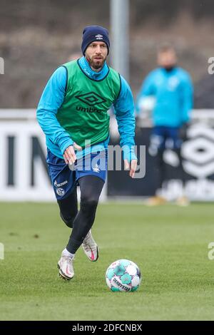 Città di Gelsenkirchen, Germania. Firo: 04.12.2020, football, 1.Bundesliga, stagione 2020/2021, FC Schalke 04, allenamento, Matija Nastasic (FC Schalke 04) | usage worldwide Credit: dpa/Alamy Live News 2020 Foto Stock