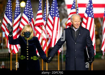 PITTSBURGH, PA, USA - 02 novembre 2020 - la campagna Joe Biden, insieme a Lady Gaga, fa una sosta al campo di Heinz lunedì 2 novembre 2020 a Pitts Foto Stock