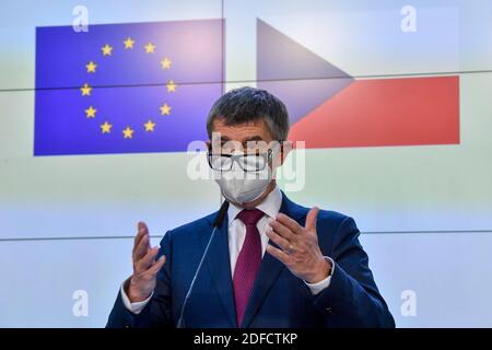 Il primo ministro ceco Andrej Babis (nella foto) e il Segretario generale dell'Organizzazione per la cooperazione e lo sviluppo economico (OCSE) Angel Gurria (non nella foto) parlano durante la conferenza stampa on line sulle prospettive economiche ceche 2020 a Praga, Repubblica Ceca, 4 dicembre 2020. (Foto CTK/Vit Simanek) Foto Stock