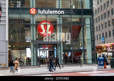 Lululemon Athletica Store sulla Fifth Avenue, New York, Stati Uniti d'America Foto Stock