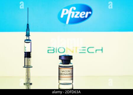 Illustrazione sul vaccino contro Covid 19 annunciato dal laboratorio Pfizer il 10 novembre 2020 Foto Stock