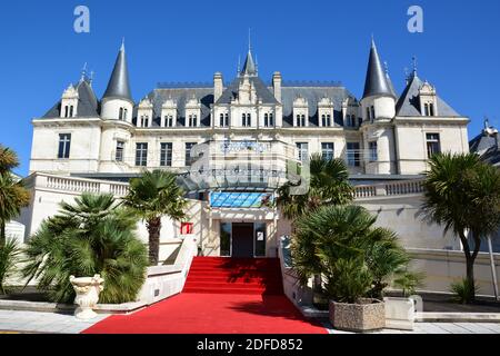 Francia, Aquitania, Gironda, Arcachon, il castello di Deganne ripara il casinò di questa località balneare apprecied dalle stelle e turisti. Foto Stock