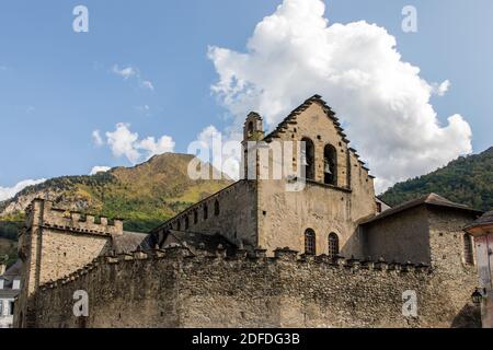 CHIESA, LUZ SAINT SAUVEUR, ALTI PIRENEI, MIDI PIRENEI, OCCITANIE, FRANCIA Foto Stock