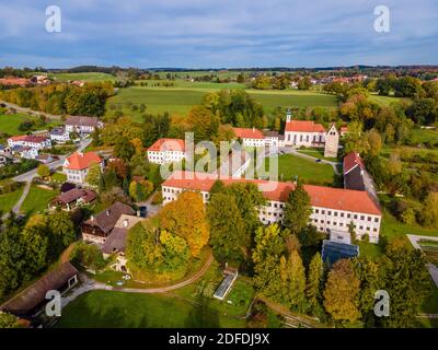 Veduta aerea, Monastero di Wessobrunn, Pfaffenwinkel, alta Baviera, Baviera, Germania, Europa Foto Stock