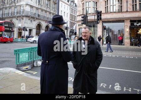 Paul Burrell, ex Footman a sua Maestà la Regina Elisabetta II e Butler alla principessa Diana è visto fuori e circa a Piccadilly, Londra. Foto Stock