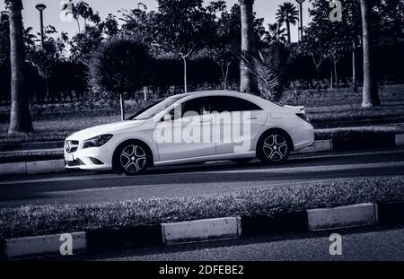 Batumi. Georgia - 26 ottobre 2020: Mercedes sulle strade di Batumi Foto Stock