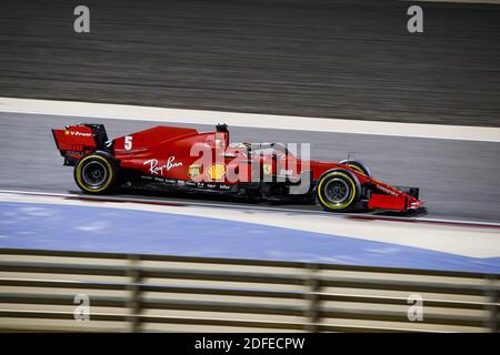 05 VETTEL Sebastian (ger), Scuderia Ferrari SF1000, in azione durante la Formula 1 Rolex Sakhir Grand Prix 2020, dal 4 al 6 dicembre 2020 sul circuito Internazionale del Bahrain, a Sakhir, Bahrain - Foto Florent Gooden / DPPI / LM Foto Stock