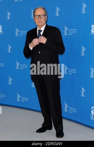 File photo datato 12 febbraio 2013 di Ennio Morricone che partecipa alla fotocellula 'la migliore offerta' durante il 63° Berlinale, Berlin International Film Festival di Berlino, Germania. Ennio Morricone, il vincitore dell'Oscar, i cui punteggi inquietanti e inventivi hanno sapientemente accentuato la tensione senza dialoghi degli spaghetti occidentali diretti da Sergio Leone, è morto. Aveva 91 anni. Foto di Aurore Marechal/ABACAPRESS.COM Foto Stock