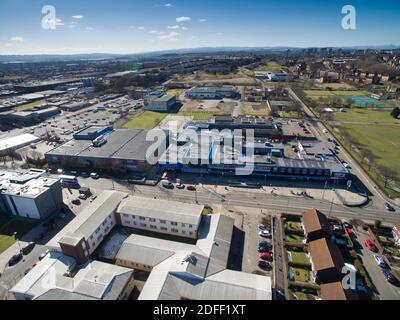 Veduta aerea del drone del DrumChapel Shopping Centre Glasgow Foto Stock