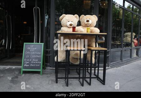 Atmosfera nelle strade di Parigi a Saint Germain des Pres, la Brasserie le Choupinet vicino al jardin du Luxembourg, a Parigi, Francia, il 20 luglio 2020. Foto di Denis Guignebourg/ABACAPRESS.COM Foto Stock