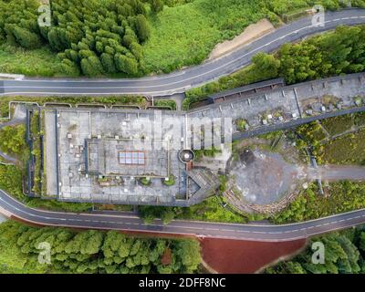 Punto di vista drone. Vista aerea della fotografia astratta. Paesaggio con belle texture sullo sfondo. Isola di Sao Miguel Azzorre, Portogallo. Col Foto Stock