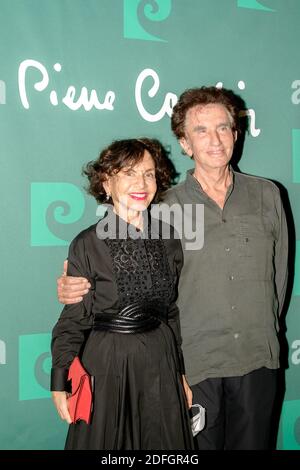 Jack Lang, ex Ministro della Cultura con sua moglie, durante la fotocellula in occasione del 70° anniversario della Casa Pierre Cardin, come parte della 'Casa di Cardin' evento si tiene il 21 settembre 2020, al Teatro de Chatelet, a Parigi, Francia. Foto di Jana Chiamami J/ABACAPRESS.COM Foto Stock