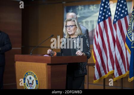 Il Rappresentante degli Stati Uniti Liz Cheney (Repubblicano del Wyoming) offre osservazioni e domande da parte dei giornalisti, mentre i leader della GOP hanno partecipato a una conferenza stampa presso il Campidoglio degli Stati Uniti a Washington, DC, USA, mercoledì 23 settembre 2020. Foto di Rod Lamkey/CNP/ABACAPRESS.COM Foto Stock