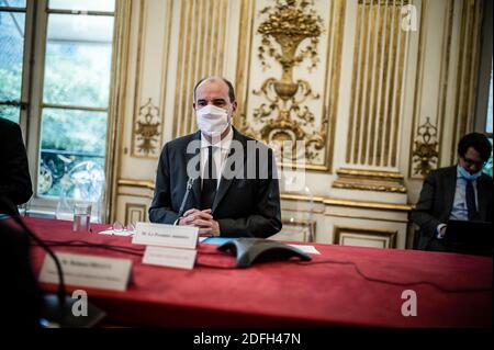 Jean CASTEX (primo Ministro), Bruno LE MAIRE (Ministro dell'Economia, delle Finanze e della ripresa), e Alain GRISET, Ministro responsabile delle piccole e medie imprese incontrano i rappresentanti del settore alberghiero, dei caffè e della ristorazione. Hotel de Matignon, Parigi, Francia, 29 settembre 2020. Foto di Nicolas Messyasz/pool/ABACAPRESS.COM Foto Stock