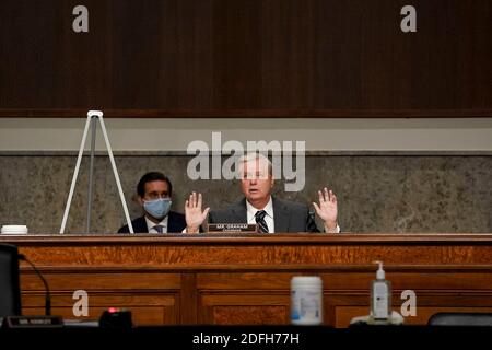 Il senatore Lindsey Graham, un repubblicano della Carolina del Sud e presidente del Comitato giudiziario del Senato, parla durante un'audizione a Washington, D.C., Stati Uniti, mercoledì 30 settembre 2020. La commissione sta esplorando l’Ufficio federale delle indagini sulla campagna Trump del 2016 e l’interferenza elettorale russa. Foto di Stefani Reynolds/piscina/ABACAPRESS.COM Foto Stock