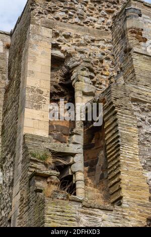 Primo piano vista di una scala a chiocciola all'interno del muro della tenda, Newark Castle, a Newark-on-Trent, Nottinghamshire, Regno Unito. Foto Stock