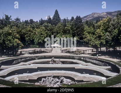 Fotografia analogica scansionata delle fontane del Palazzo reale di la Granja de San Ildefonso nella città di Segovia, Castiglia e Leon, Spagna, Europa Foto Stock