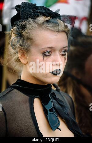 Londra, Regno Unito - 17 settembre 2019: La ribellione al di fuori della London Fashion Week per sensibilizzare l'opinione pubblica sull'impatto climatico della moda Foto Stock