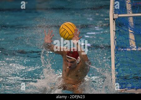 Savona, Italia. 05 dicembre 2020. Lazar Dobozanov (VK Radnicki) durante VK Radnicki vs OSC Potsdam, LEN Euro Cup Waterpolo match a savona, Italia, dicembre 05 2020 Credit: Independent Photo Agency/Alamy Live News Foto Stock