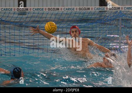 Savona, Italia. 5 dicembre 2020. Savona, Italia, Zanelli pool, 05 dicembre 2020, Florian Thomm (OSC Potsdam) durante VK Radnicki vs OSC Potsdam - LEN Euro Cup Waterpolo Match Credit: Danilo Vigo/LPS/ZUMA Wire/Alamy Live News Foto Stock