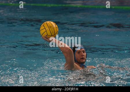 Savona, Italia. 5 dicembre 2020. Savona, Italia, Zanelli pool, 05 dicembre 2020, Filipp Gottfried (OSC Potsdam) durante VK Radnicki vs OSC Potsdam - LEN Euro Cup Waterpolo match Credit: Danilo Vigo/LPS/ZUMA Wire/Alamy Live News Foto Stock