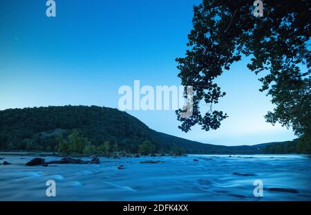 Il fiume Potomac scorre tra il confine tra la Virginia e il Maryland. Foto Stock