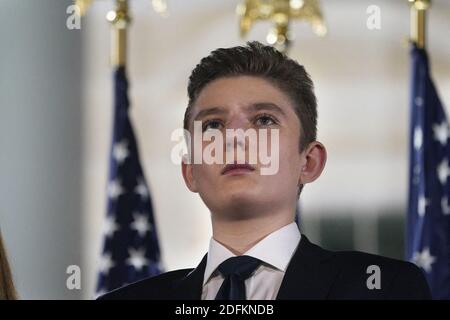 File foto datata 27 agosto 2020 di Barron Trump. Il presidente degli Stati Uniti Donald Trump accetta formalmente la nomina presidenziale repubblicana del 2020 durante il suo discorso alla Convention Nazionale Repubblicana dal South Lawn alla Casa Bianca.Washington, DC, USA. Melania Trump ha rivelato mercoledì che Barron, suo figlio di 14 anni con il presidente, aveva a un certo punto dimostrato di essere positivo per il coronavirus, ma ha poi dimostrato di essere negativo. Foto di Erin Scott/Pool/ABACAPRESS.COM Foto Stock