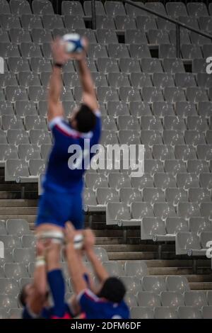 Illustrazione Stade de France è vuoto : il capitano francese Charles Olivion durante la partita dei sei Paesi del torneo di rugby Union tra Francia e Irlanda allo stade de France, a Saint Denis, alla periferia di Parigi, il 31 ottobre 2020. Foto di ELIOT BLONDT/ABACAPRESS.COM Foto Stock