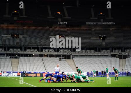 Scrum nello stadio vuoto durante il torneo Rugby 6 Nations, Francia contro Irlanda (35-27) a Stade de France, St-Denis, Francia, il 31 ottobre 2020. Foto di Julien Poupart/ABACAPRESS.COM Foto Stock