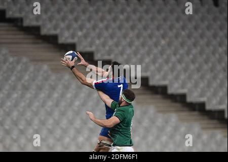 Illustrazione Stade de France è vuoto : il capitano francese Charles Olivion durante la partita dei sei Paesi del torneo di rugby Union tra Francia e Irlanda allo stade de France, a Saint Denis, alla periferia di Parigi, il 31 ottobre 2020. Foto di ELIOT BLONDT/ABACAPRESS.COM Foto Stock