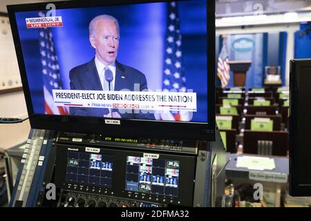 7 novembre 2020 - Washington DC- il presidente eletto Joe Biden, si rivolge alla nazione, visto su un monitor nella sala di informazione della Casa Bianca. Photo credit: Chris Kleponis/Pool/ABACAPRESS.COM Foto Stock