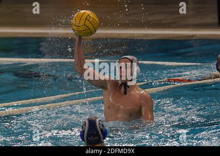 Savona, Italia. 05 dicembre 2020. Matteo Bragantini (Savona) durante Rari Nantes Savona vs CE Mediterranei, LEN Euro Cup Waterpolo match a savona, Italia, Dicembre 05 2020 Credit: Independent Photo Agency/Alamy Live News Foto Stock