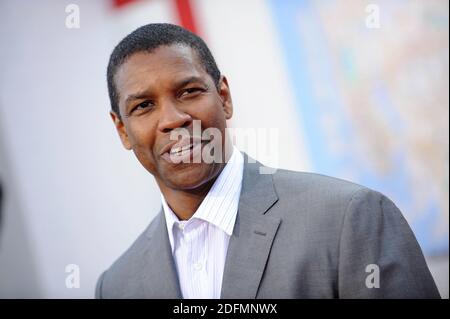 File photo datato 4 giugno 2009 di Denzel Washington partecipa alla prima di 'The Taching of Pelham 1 2 3' tenutasi al Mann Village Theatre di Westwood, Los Angeles, CA, USA. Il New York Times ha nominato Denzel Washington il primo attore più grande del 21 ° secolo. Foto di Lionel Hahn/ABACAPRESS.COM' Foto Stock