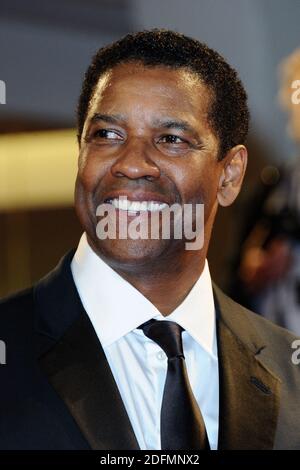 File foto datata 10 settembre 2016 di Denzel Washington che partecipa alla prima 'i sette magnifici' sul Lido di Venezia, Italia nell'ambito della 73a Mostra, Festival Internazionale del Cinema di Venezia. Il New York Times ha nominato Denzel Washington il primo attore più grande del 21 ° secolo. Foto di Aurore Marechal/ABACAPRESS.COM Foto Stock